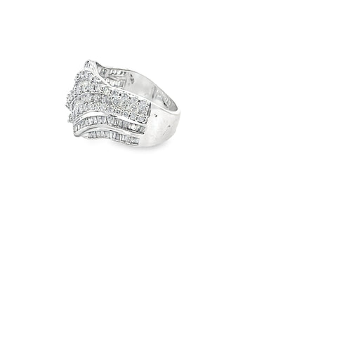 Diamond Ring in Rhodium-Plated 10K White Gold with Diamonds, Size 7.5