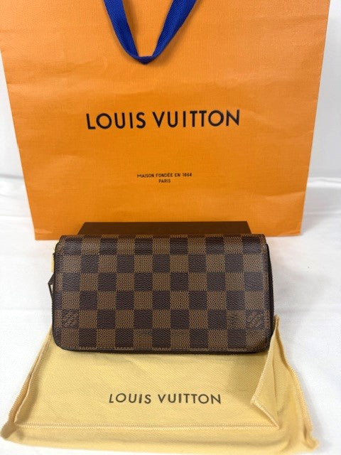 LOUIS VUITTON Damier Ebene Zippy Wallet