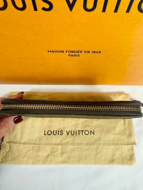 LOUIS VUITTON Monogram Raspberry Clemence Wallet