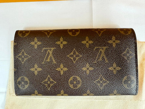 Louis Vuitton Monogram Sarah Wallet