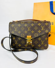 Louis Vuitton Monogram Pochette Metis