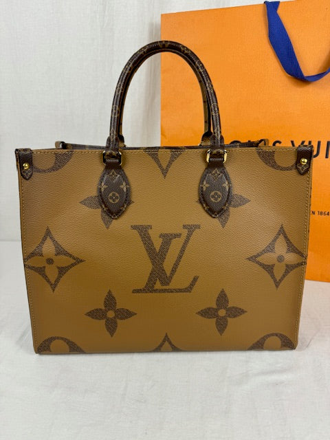 Louis Vuitton Monogram ONTHEGO MM Tote