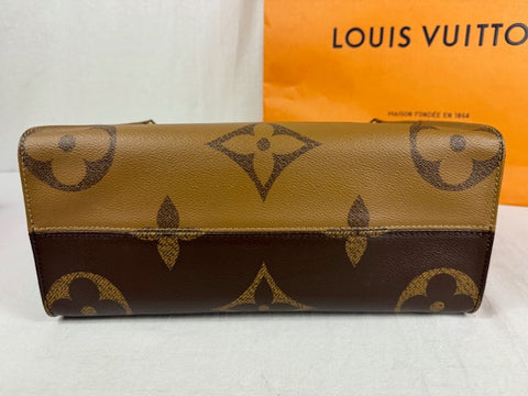 Louis Vuitton Monogram ONTHEGO MM Tote